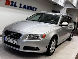 Ljusgrå (grå) Begagnad 2008 Volvo V70 Summum Kombi | 57 900 kr (Marknadspris)