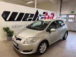 Silver Begagnad 2007 Toyota Auris Halvkombi | 79 500 kr (Dyr)