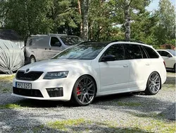 Vit Begagnad 2016 Skoda Octavia RS Kombi | 180 000 kr (Marknadspris)