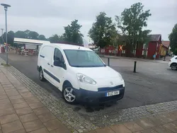 Vit Begagnad 2014 Peugeot Partner Minibuss | 25 000 kr (Bra pris)