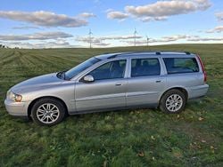 Grå Begagnad 2007 Volvo V70 Kinetic Kombi | 29 000 kr (Marknadspris)