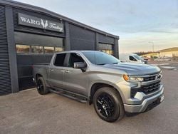 Grå Begagnad 2023 Chevrolet Silverado Van | 749 000 kr (Marknadspris)