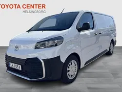 Vit Ny 2025 Toyota Proace Comfort Van | 629 900 kr
