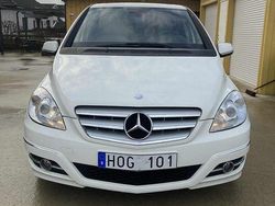 Vit Begagnad 2010 Mercedes B180 Minibuss | 39 900 kr (Lite dyr)