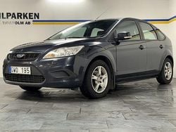 Grå Begagnad 2008 Ford Focus Trend Halvkombi | 29 900 kr (Marknadspris)