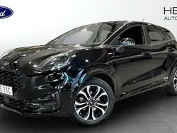 Svart (black) Begagnad 2022 Ford Puma ST-Line SUV | 199 900 kr (Marknadspris)