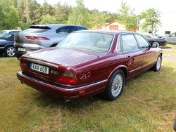 Mörkröd Begagnad 1997 Jaguar XJ6 Sedan | 199 000 kr