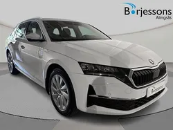 Vit Ny 2025 Skoda Octavia Selection Kombi | 349 900 kr (Marknadspris)