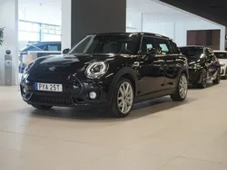 Svart Begagnad 2019 Mini John Cooper Works Clubman Kombi | 239 800 kr (Marknadspris)