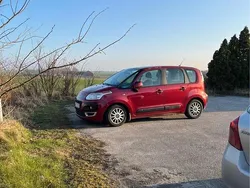 Röd Begagnad 2009 Citroën C3 Picasso Minibuss | 5 000 kr