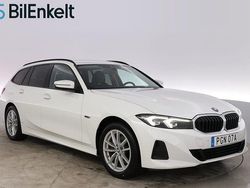 Vit Begagnad 2022 BMW 330e Kombi | 349 900 kr (Marknadspris)