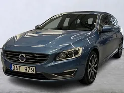 Ljusblå Begagnad 2013 Volvo V60 Summum Kombi | 189 900 kr