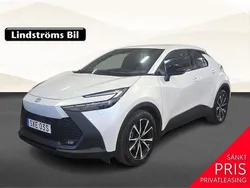 Vit Begagnad 2024 Toyota C-HR Style SUV | 438 900 kr (Marknadspris)