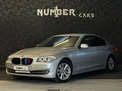 Ljusgrå Begagnad 2011 BMW 520 Sedan | 99 900 kr (Marknadspris)