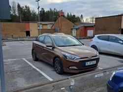 Brun Begagnad 2017 Hyundai i20 Comfort Halvkombi | 65 000 kr (Superpris)