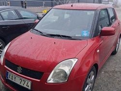 Röd Begagnad 2005 Suzuki Swift Halvkombi | 24 500 kr (Dyr)