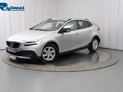 Silver (bright silver met) Begagnad 2018 Volvo V40 CC Kombi | 204 800 kr (Marknadspris)
