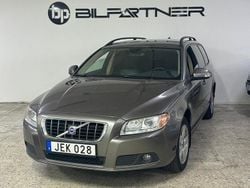 Grå Begagnad 2009 Volvo V70 Momentum Kombi | 56 900 kr (Marknadspris)