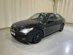 Svart Begagnad 2008 BMW 525 Sedan | 74 400 kr (Marknadspris)