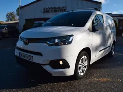 Vit Begagnad 2020 Toyota Proace City Van | 189 990 kr (Marknadspris)