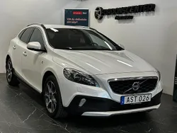 Vit Begagnad 2015 Volvo V40 CC Ocean Race Kombi | 139 900 kr (Marknadspris)