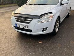 Begagnad 2009 Kia Ceed Halvkombi | 32 000 kr (Superpris)
