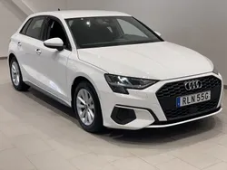Vit (ibisvit) Begagnad 2022 Audi A3 Sportback Proline Halvkombi | 269 000 kr (Marknadspris)