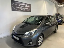 Mörkgrå (grå) Begagnad 2012 Toyota Yaris Hybrid Halvkombi | 89 900 kr (Dyr)