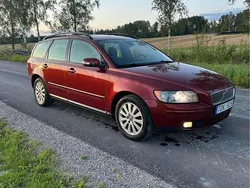 Röd Begagnad 2007 Volvo V50 Momentum Kombi | 29 900 kr (Marknadspris)