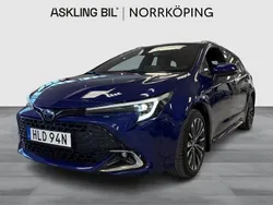 Mörkblå (blå) Begagnad 2023 Toyota Corolla Style Kombi | 298 000 kr (Marknadspris)