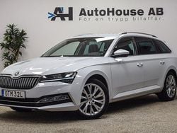 Vit Begagnad 2021 Skoda Superb Style Kombi | 224 000 kr (Marknadspris)