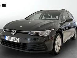 Grå Begagnad 2022 VW Golf VIII Kombi | 264 900 kr (Marknadspris)