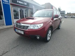 Röd Begagnad 2010 Subaru Forester SUV | 102 900 kr (Dyr)