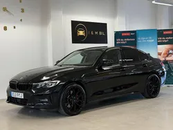 Svart Begagnad 2019 BMW 330 Sedan | 309 900 kr (Marknadspris)