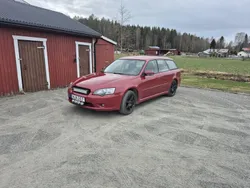 Röd Begagnad 2005 Subaru Legacy Kombi | 32 000 kr