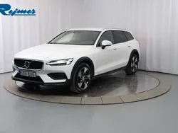 Vit (ice vit) Begagnad 2019 Volvo V60 CC SE Kombi | 279 900 kr (Marknadspris)