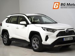 Vit Begagnad 2023 Toyota RAV4 Hybrid SUV | 344 900 kr (Marknadspris)