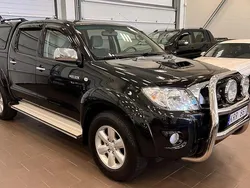 Svart (svartmetallic) Begagnad 2011 Toyota HiLux Pickup | 239 000 kr (Dyr)