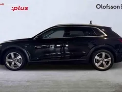 Svart Begagnad 2022 Audi e-tron SUV | 389 000 kr (Bra pris)