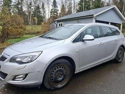 Grå Begagnad 2011 Opel Astra Kombi | 33 000 kr (Superpris)