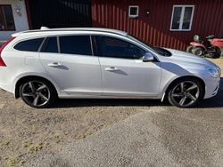 Vit Begagnad 2013 Volvo V60 R-Design Kombi | 75 000 kr (Bra pris)