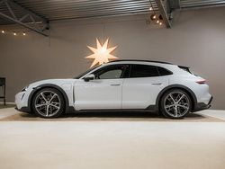 Ljusgrå Begagnad 2021 Porsche Taycan Cross Turismo Kombi | 695 000 kr (Marknadspris)