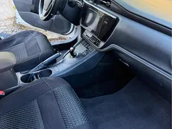 Vit Begagnad 2018 Toyota Auris Hybrid Sport | 112 000 kr