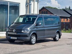 Grå Begagnad 2017 VW Caravelle Comfortline Minibuss | 299 900 kr (Lite dyr)
