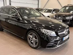 Svart (svartmetallic) Begagnad 2019 Mercedes C200 AMG Kombi | 319 900 kr (Dyr)