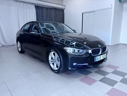 Svart Begagnad 2013 BMW 320 Sport Line Sedan | 127 900 kr (Marknadspris)