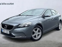 Grå Begagnad 2017 Volvo V40 Kinetic Kombi | 149 900 kr (Marknadspris)