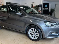 Mörkgrå Begagnad 2016 VW Polo Halvkombi | 104 900 kr (Marknadspris)