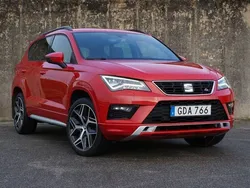 Röd Begagnad 2018 Seat Ateca FR SUV | 177 900 kr (Marknadspris)