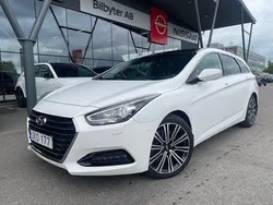 Vit Begagnad 2016 Hyundai i40 Premium Kombi | 129 500 kr (Marknadspris)